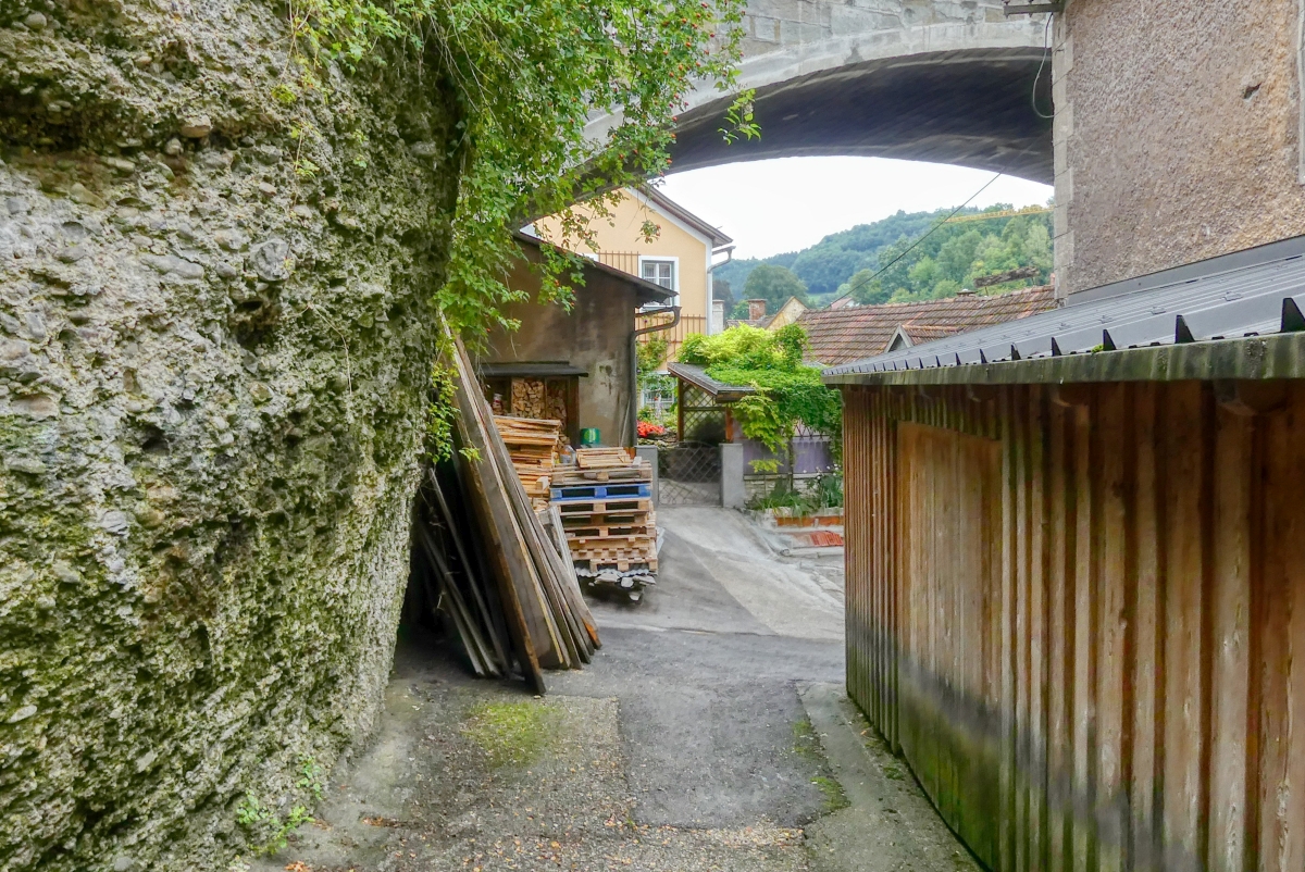 Ybbsuferweg Der Ybbsuferweg in Waidhofen an der Ybbs - eine andere Welt, 10 Meter neben der Hauptstraße