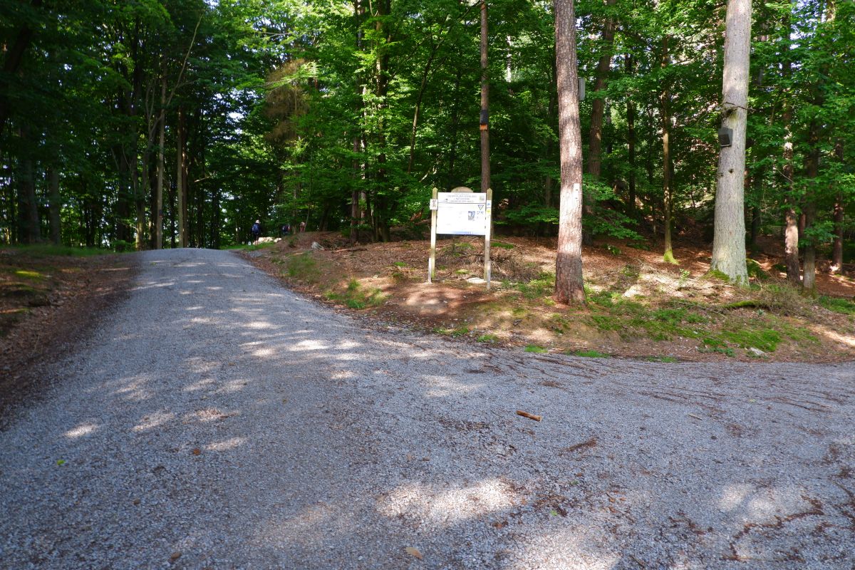Der Hirschbergweg in Fuhrn Der Hirschbergweg in Fuhrn