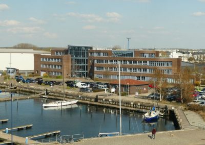 Parkhaus im Weltkulturerbe Wismar - fröhlich, ohne Kitsch und ungetarnt, dafür aber mit Aussicht