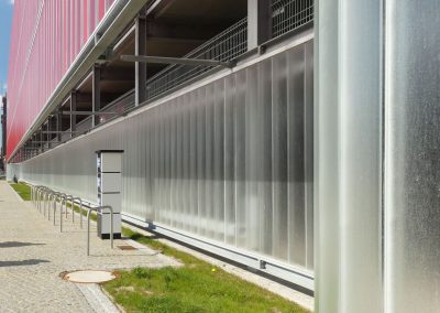 Parkhaus im Weltkulturerbe Wismar - fröhlich, ohne Kitsch und ungetarnt, dafür aber mit Aussicht