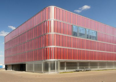 Parkhaus im Weltkulturerbe Wismar - fröhlich, ohne Kitsch und ungetarnt, dafür aber mit Aussicht