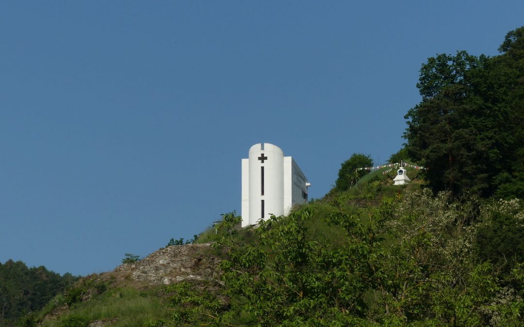 Unterwegs zu Friedenskapelle und Burgruine Imbach