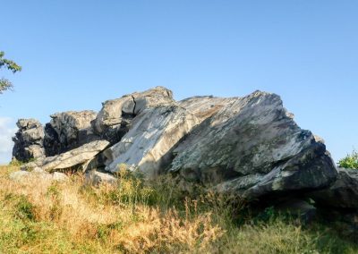 Kurz und spektakulär: Eine morgentliche Wanderung zur Teufelsmauer bei Weddersleben