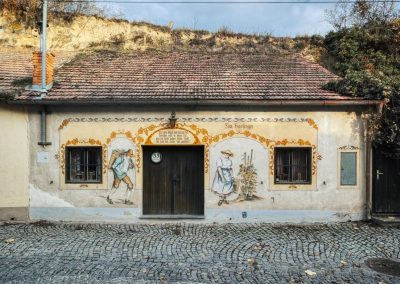 Wanderung durch Österreichs längste Kellergasse