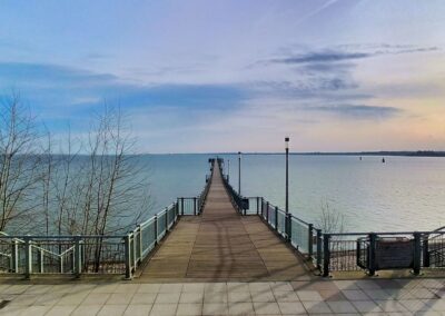 Von der Seebrücke in Bad Wendorf ins Fischerdorf Hoben