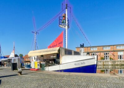 Vom Alten Hafen in Wismar zur Seebrücke in Bad Wendorf