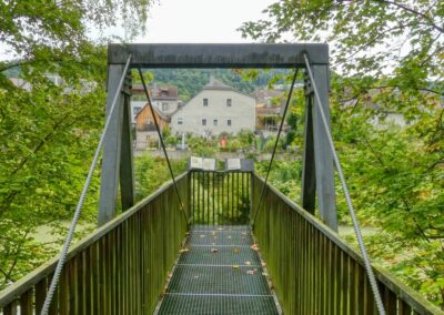 Der Ybbsuferweg in Waidhofen an der Ybbs - eine andere Welt, 10 Meter neben der Hauptstraße