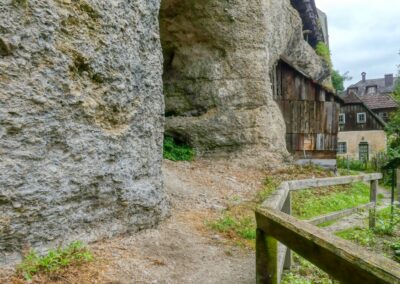 Der Ybbsuferweg in Waidhofen an der Ybbs - eine andere Welt, 10 Meter neben der Hauptstraße