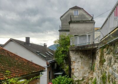 Der Ybbsuferweg in Waidhofen an der Ybbs - eine andere Welt, 10 Meter neben der Hauptstraße
