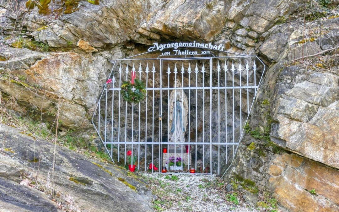 Von Thallern zur Felsengrotte