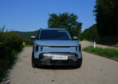 KIA EV2