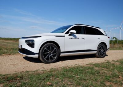 Xpeng G9