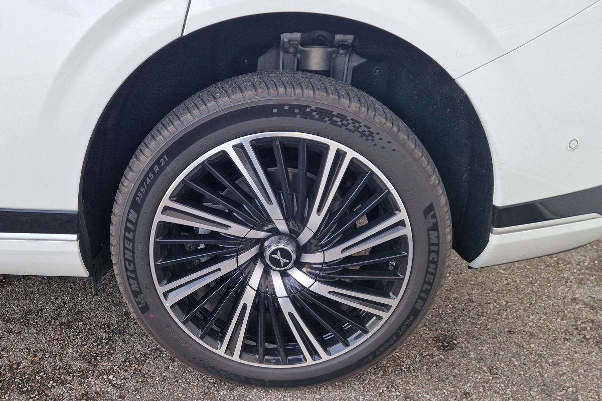 Xpeng G9